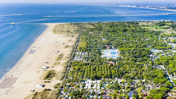 Blue flag since 2006 for the coast of Cavallino Treporti