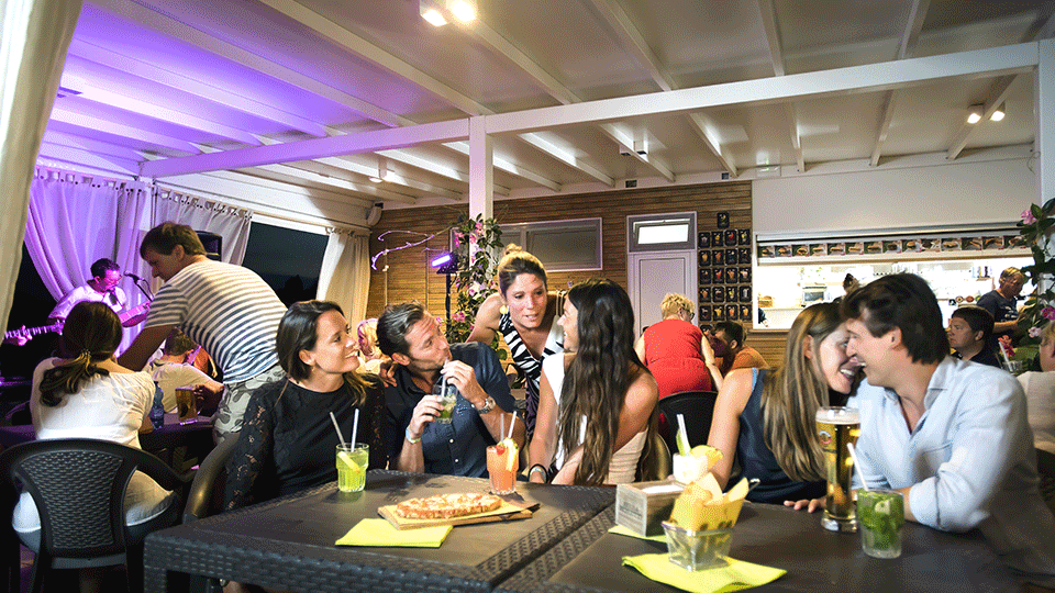 Cocktail & Live Music