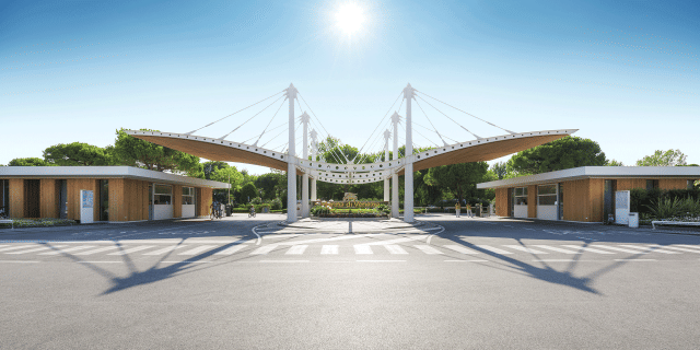 Glamping, cos’è e com’è nato il glamour camping 