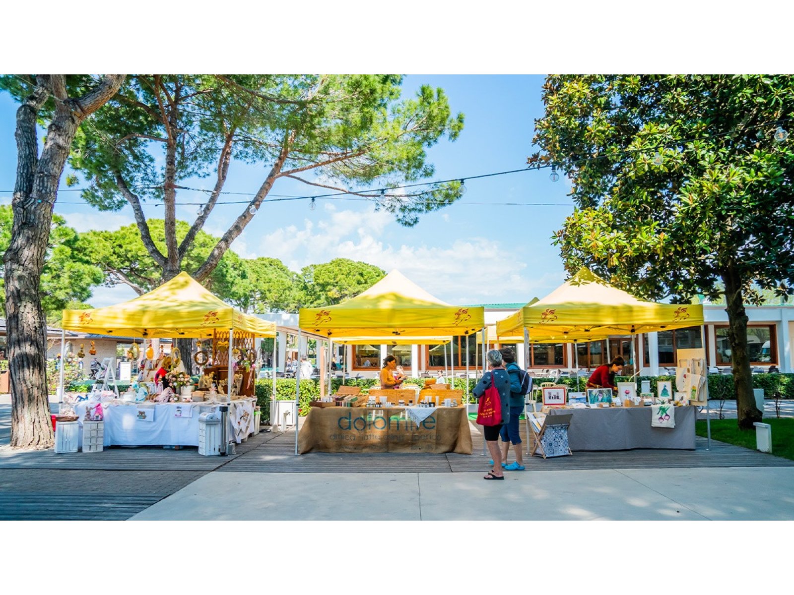 Handicraft markets