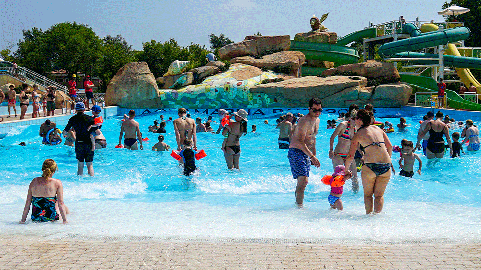 Wave pool
