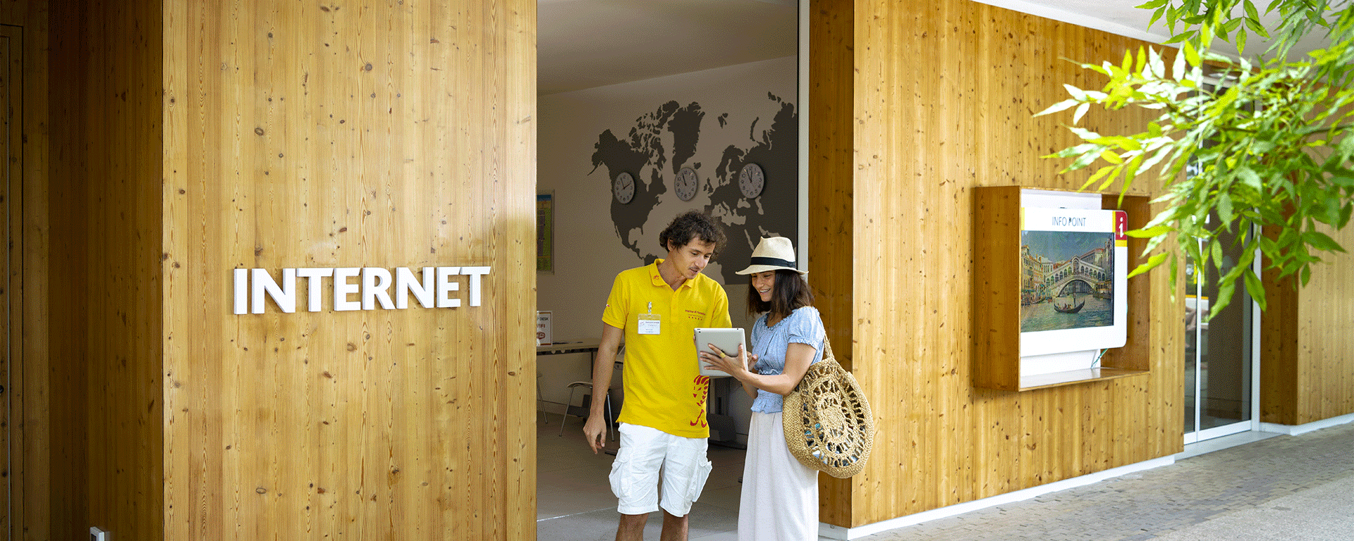 wi-fi-internet-corner-e-help-desk.gif